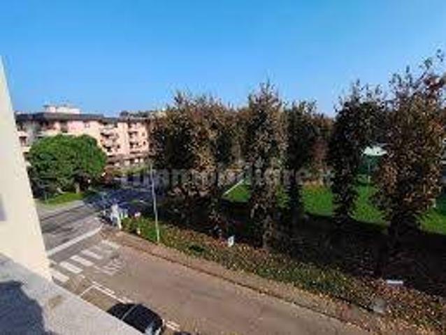 Appartamento in affitto a Cascina Convenio, Lissone