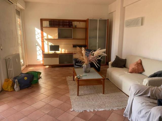 Appartamento in affitto a Colline, Livorno