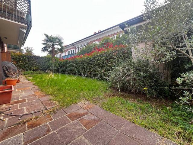 Appartamento in affitto a Lomagna, Lecco