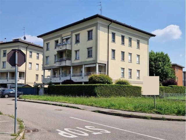 Appartamento in affitto a Lomazzo, Lombardia