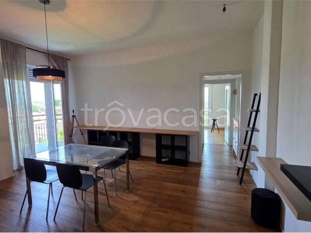 Appartamento in affitto a Lomazzo, Lombardia