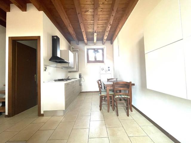 Appartamento in affitto a Lonato, Lombardia