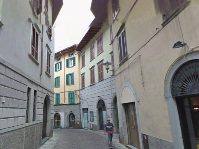 Appartamento in affitto a Lovere, Lombardia