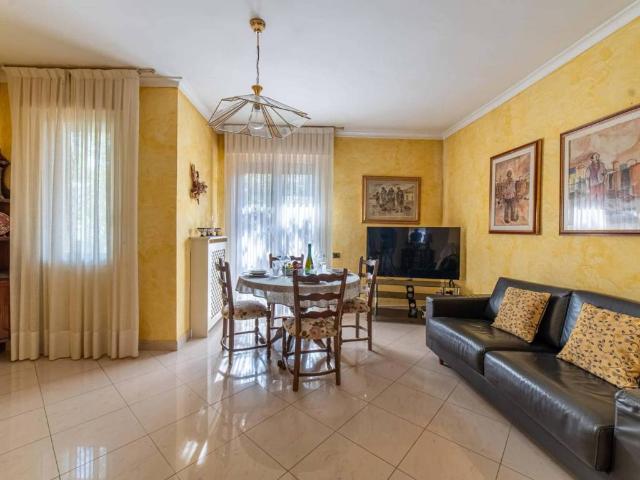 Appartamento in affitto a Bagni Di Lucca Ponte, Lucca