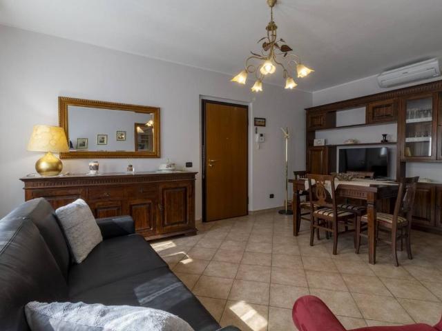 Appartamento in affitto a Mandello Del Lario, Lombardia