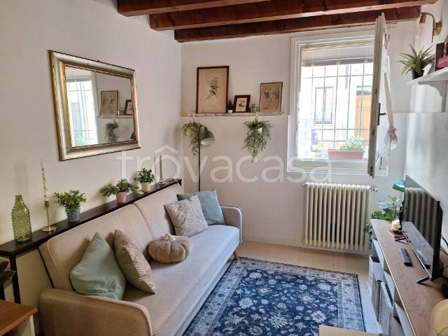 Appartamento in affitto a Valletta Paiolo, Mantova