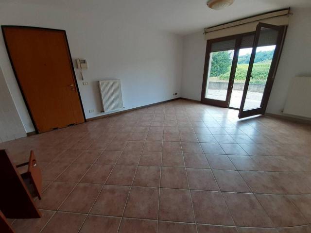 Appartamento in affitto a Manzano, Friuli-Venezia Giulia