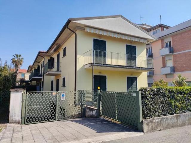 Appartamento in affitto a Marina Di Massa, Toscana