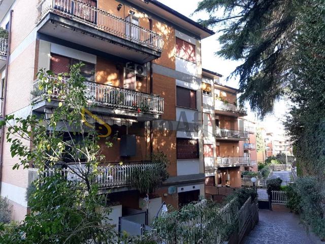Appartamento in affitto a Costa Caselle, Roma Capitale