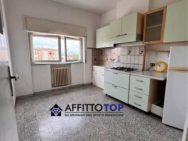 Appartamento in affitto a Rinchiostra, Marina Di Massa