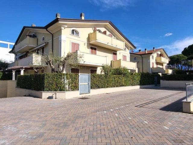 Appartamento in affitto a Marina di Massa, Marina Di Massa