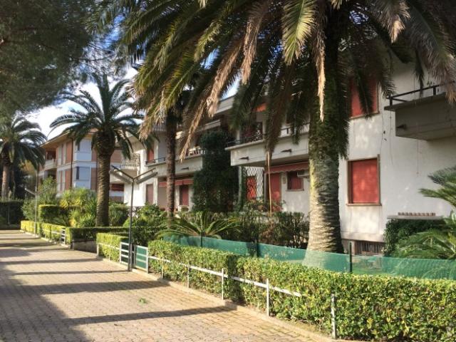 Appartamento in affitto a Marina di Massa, Marina Di Massa