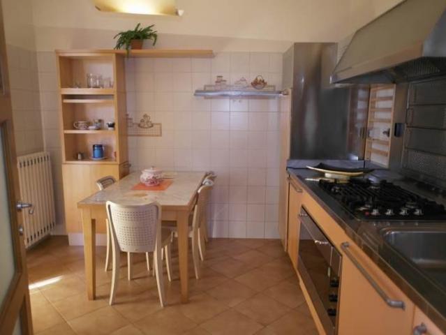 Appartamento in affitto a Cinque Vie, Marina Di Massa