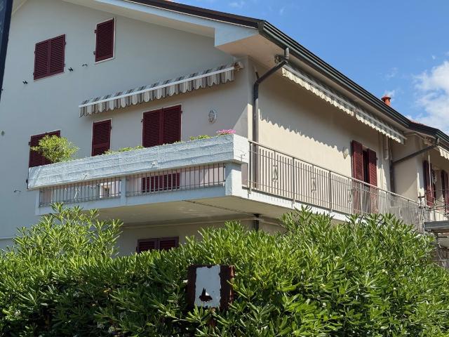 Appartamento in affitto a Marina di Massa, Marina Di Massa