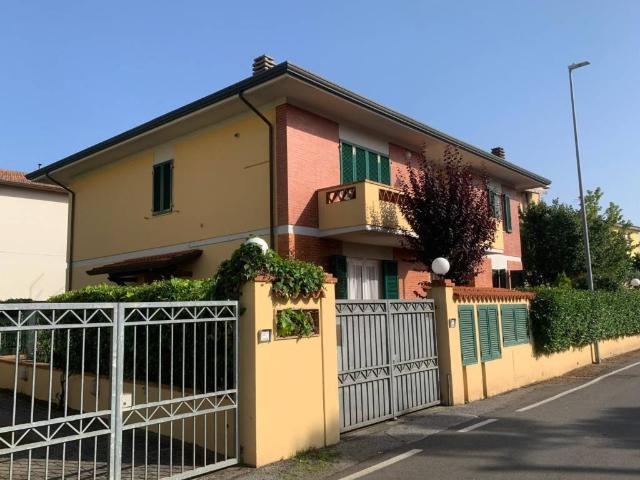 Appartamento in affitto a Marina di Massa, Marina Di Massa