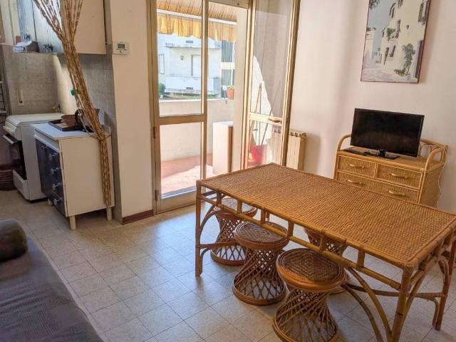 Appartamento in affitto a Ronchi, Massa