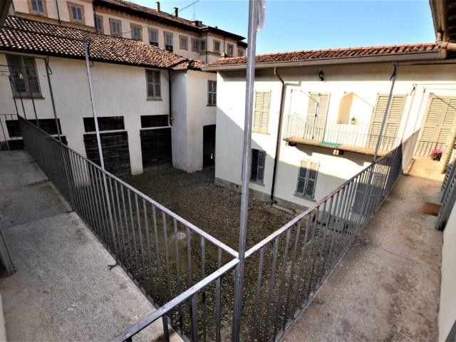 Appartamento in affitto a Novate Brianza, Merate