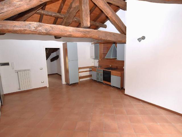 Appartamento in affitto a Novate Brianza, Merate