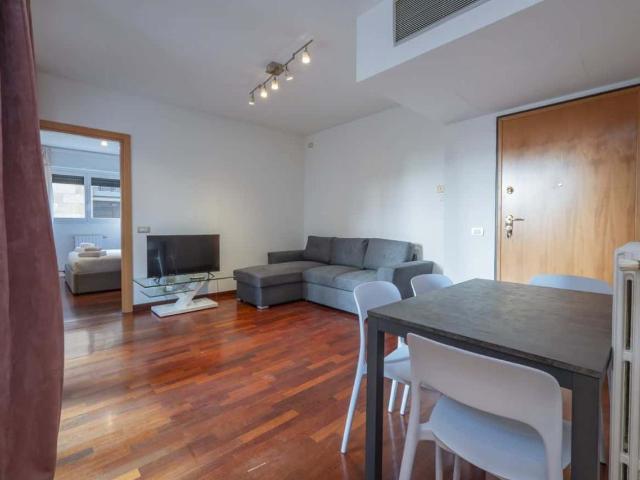 Appartamento in affitto a Municipio 9, Milano