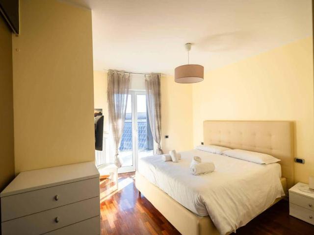 Appartamento in affitto a Municipio 9, Milano