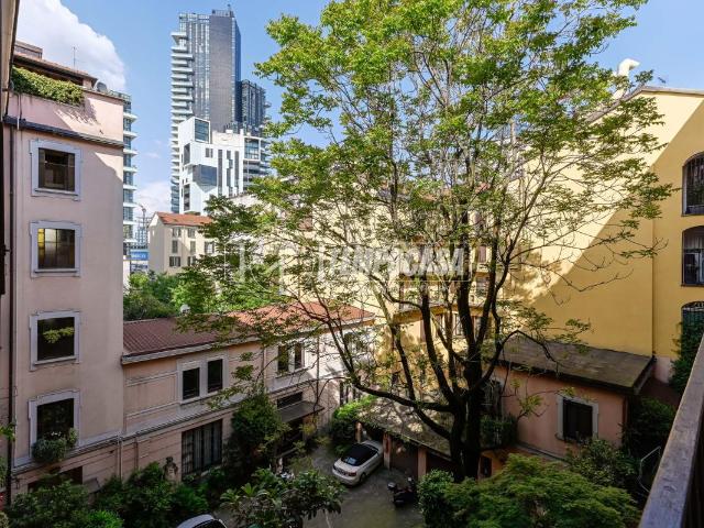 Appartamento in affitto a Centro storico, Milano