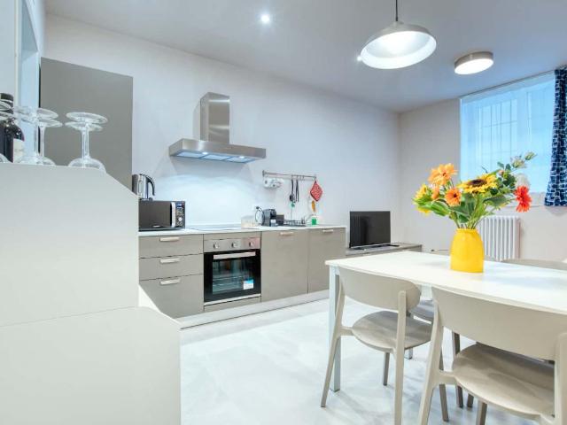 Appartamento in affitto a Municipio 9, Milano