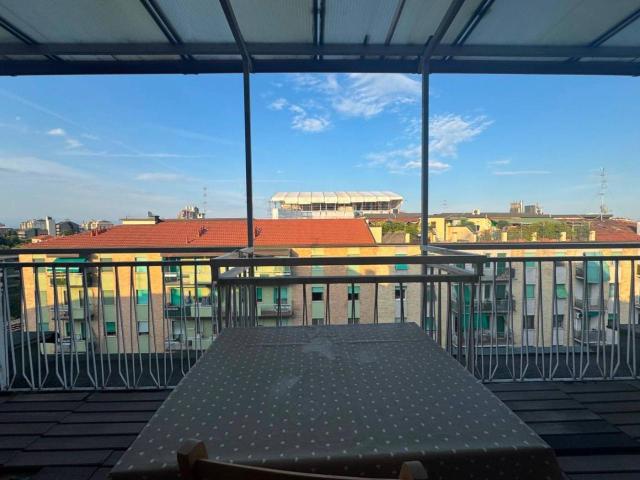 Appartamento in affitto a Municipio 9, Milano