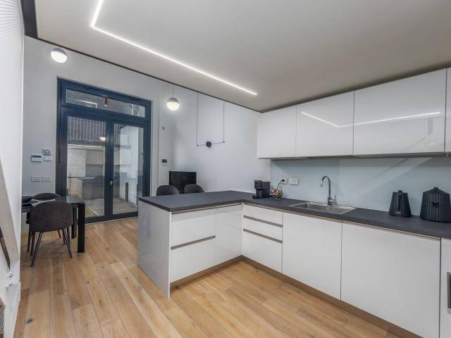 Appartamento in vendita a Municipio 8 di Milano, Milano