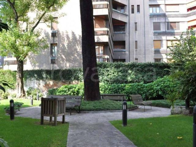 Appartamento in affitto a Municipio 8 di Milano, Milano