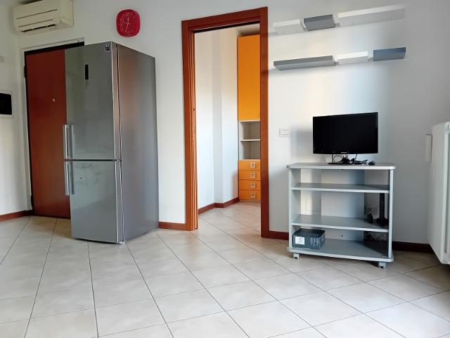 Appartamento in affitto a Municipio 9, Milano