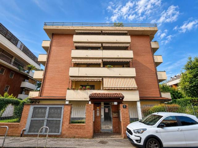 Appartamento in affitto a Municipio 9, Milano