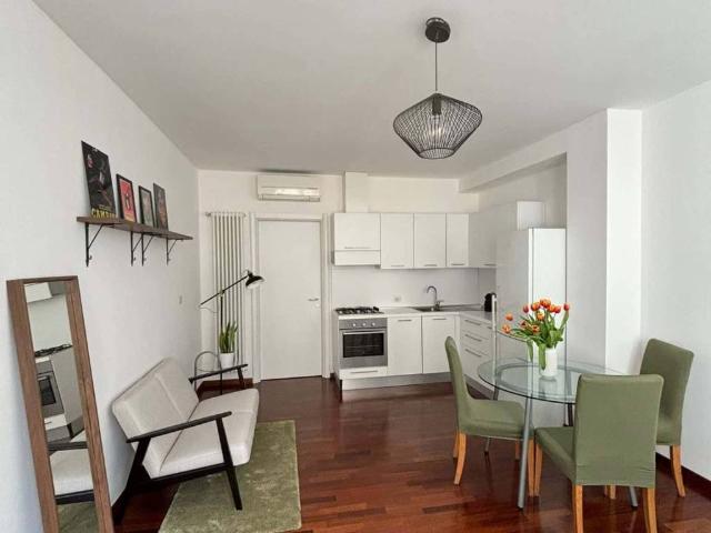 Appartamento in affitto a Municipio 4, Milano