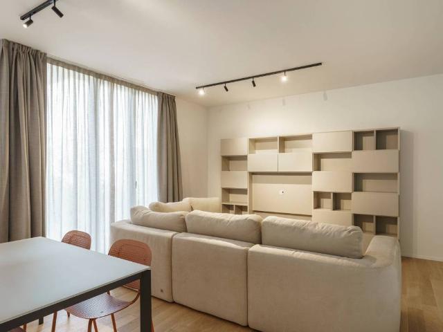 Appartamento in affitto a Municipio 6, Milano