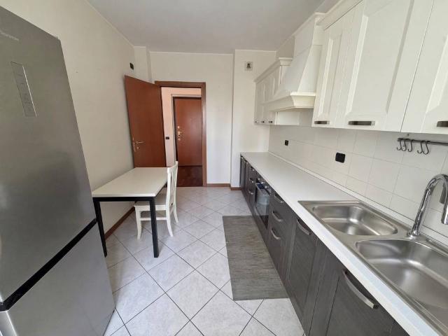Appartamento in affitto a Municipio 2, Milano