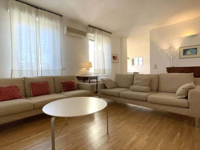 Appartamento in affitto a Centro storico, Milano