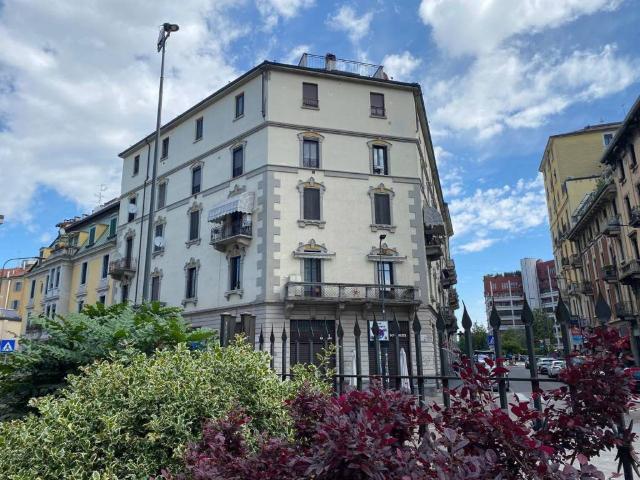Appartamento in affitto a Municipio 4, Milano