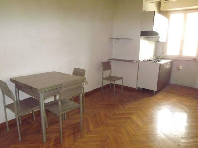 Appartamento in affitto a Municipio 4, Milano