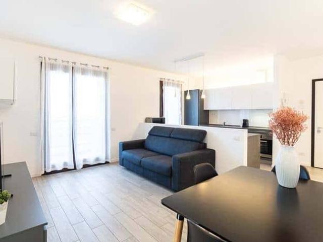 Appartamento in affitto a Municipio 9, Milano