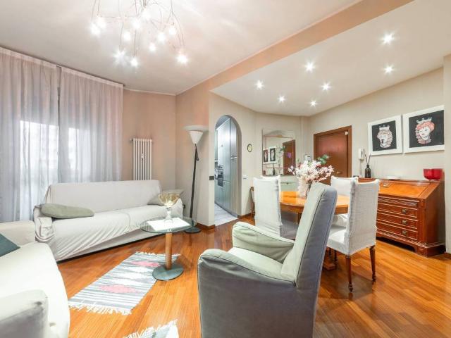 Appartamento in affitto a Municipio 9, Milano