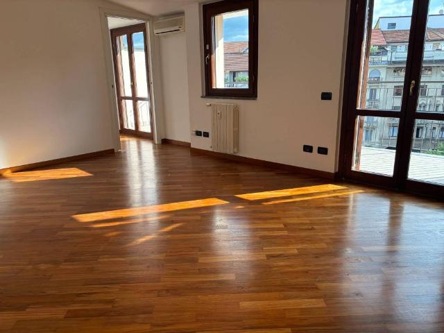 Appartamento in affitto a Municipio 7, Milano
