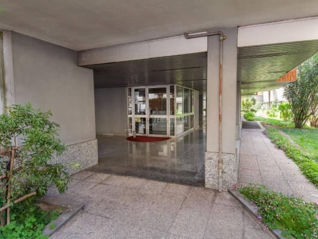 Appartamento in affitto a Municipio 9, Milano