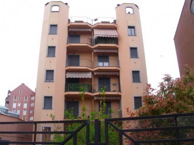 Appartamento in affitto a Municipio 9, Milano