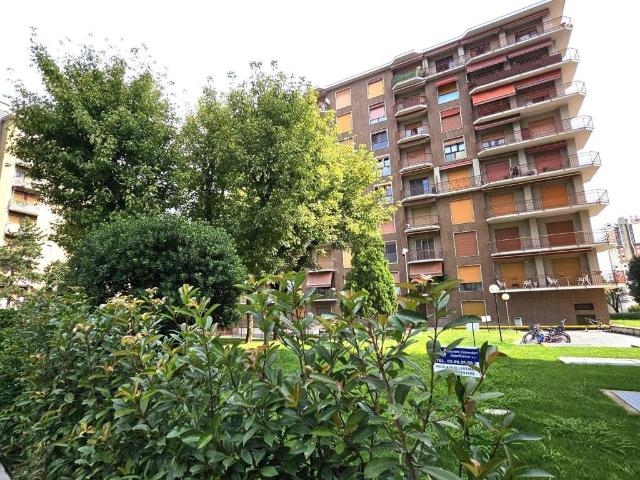 Appartamento in affitto a Lorenteggio, Milano