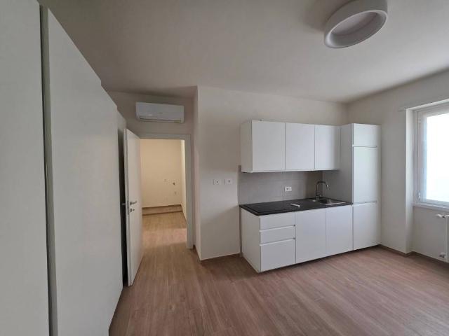 Appartamento in affitto a Municipio 6, Milano