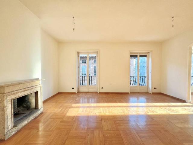 Appartamento in affitto a Centro storico, Milano