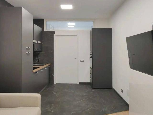 Appartamento in affitto a Municipio 9, Milano