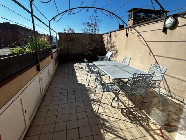 Appartamento in affitto a Municipio 9, Milano