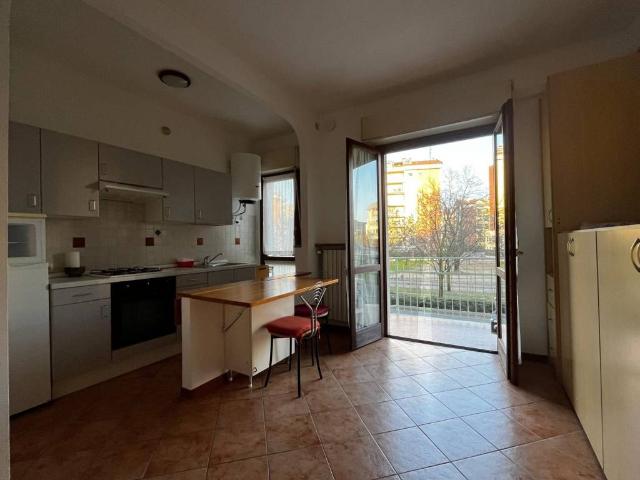 Appartamento in affitto a Municipio 9, Milano