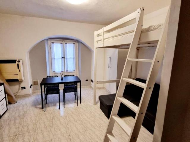 Appartamento in affitto a Municipio 4, Milano