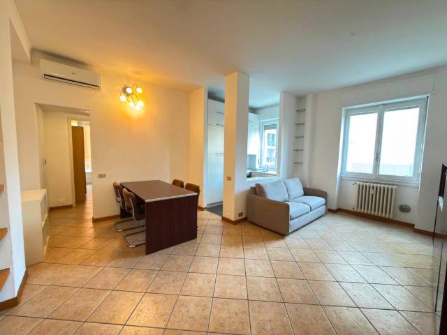 Appartamento in affitto a Municipio 4, Milano